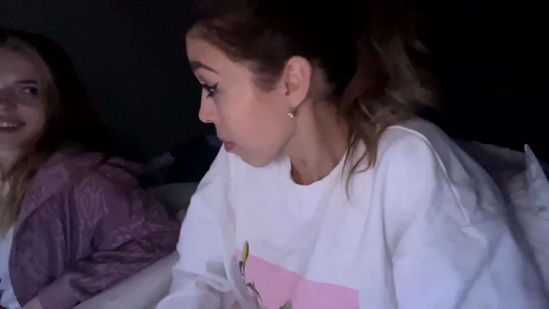 Gallery image thumbnail from MilanaGreen's myfreecams stream on, 12/28/2022, 15:21 image 15 of 20