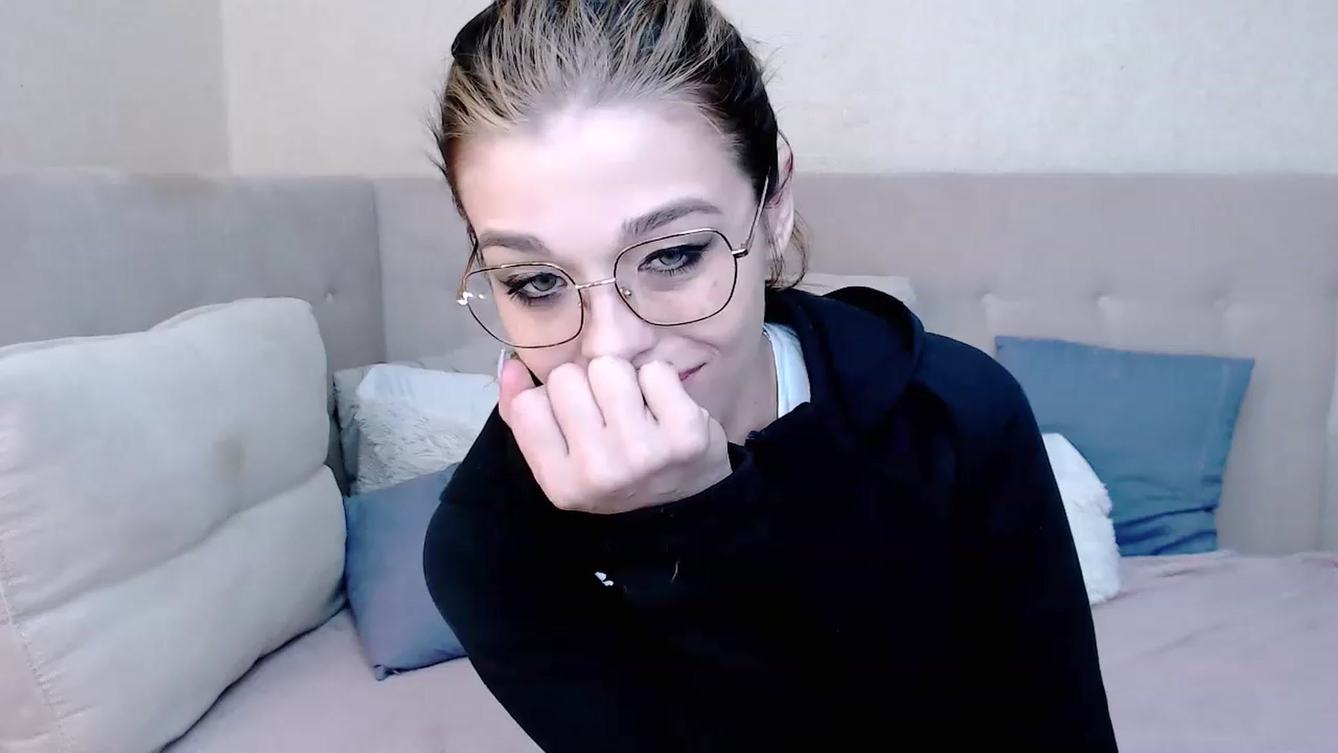 Gallery image thumbnail from MilanaGreen's myfreecams stream on, 02/23/2023, 14:41 image 17 of 20