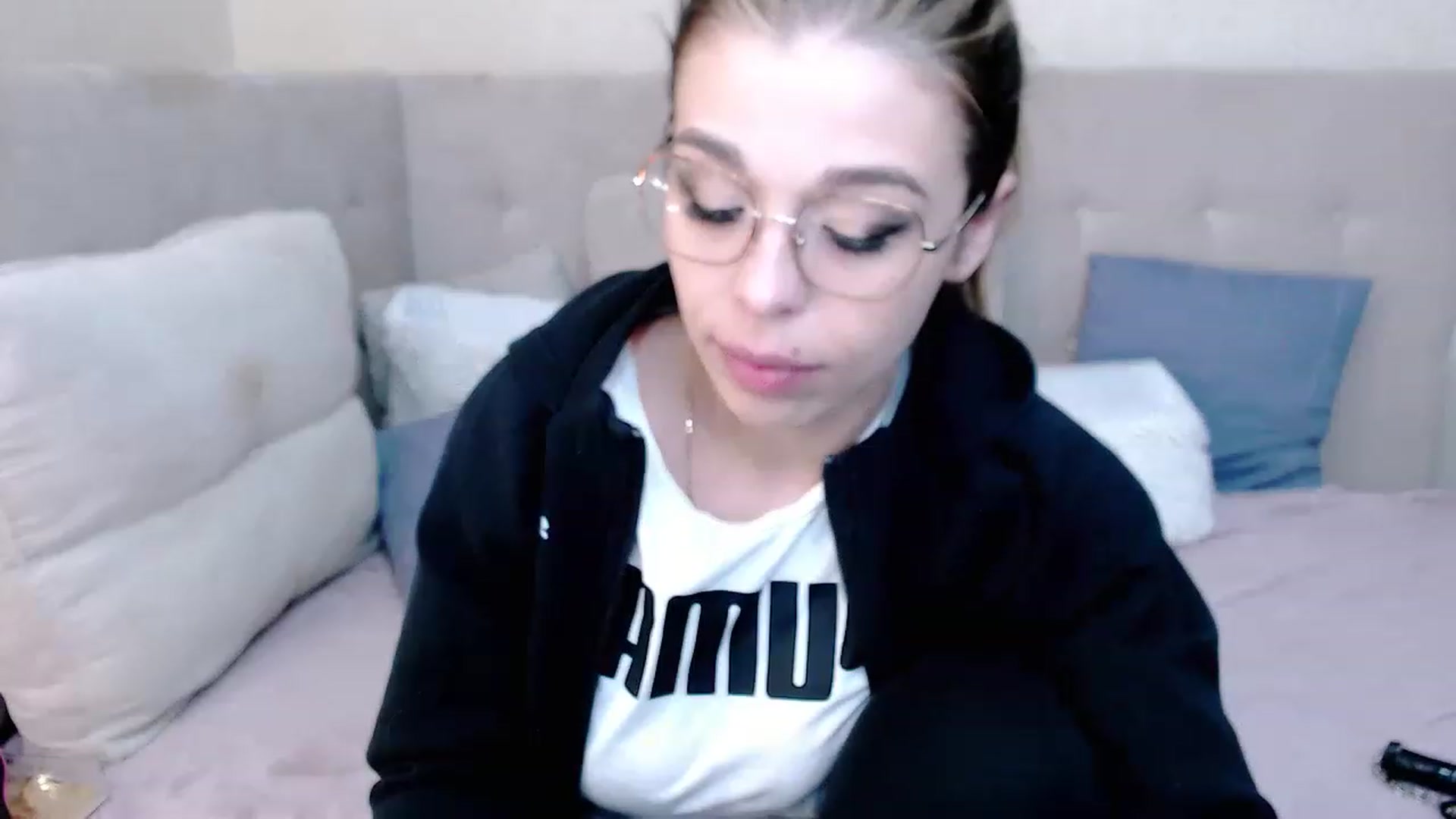 Gallery image thumbnail from MilanaGreen's myfreecams stream on, 02/23/2023, 14:41 image 12 of 20