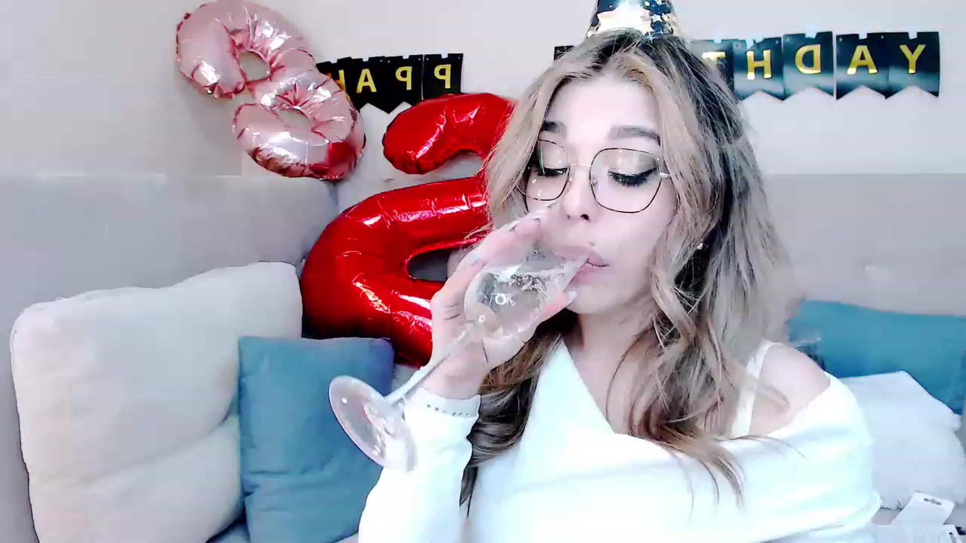 Gallery image thumbnail from MilanaGreen's myfreecams stream on, 02/26/2023, 13:42 image 12 of 20