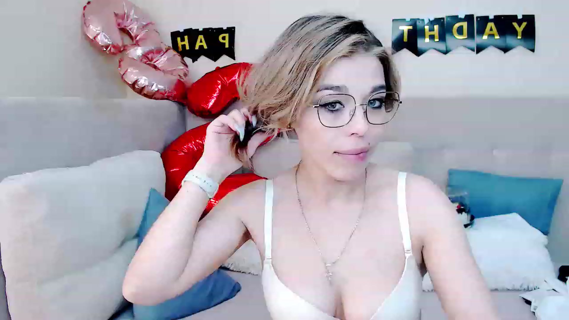 Gallery image thumbnail from MilanaGreen's myfreecams stream on, 02/26/2023, 15:10 image 15 of 20