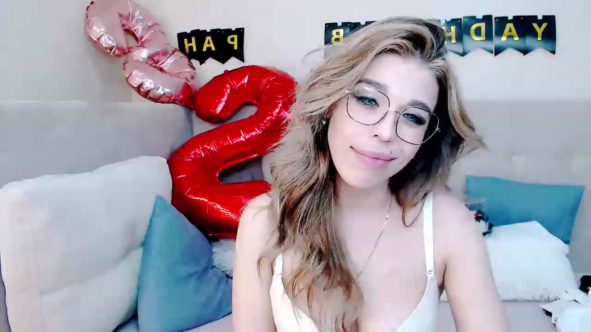 Gallery image thumbnail from MilanaGreen's myfreecams stream on, 02/26/2023, 15:10 image 19 of 20