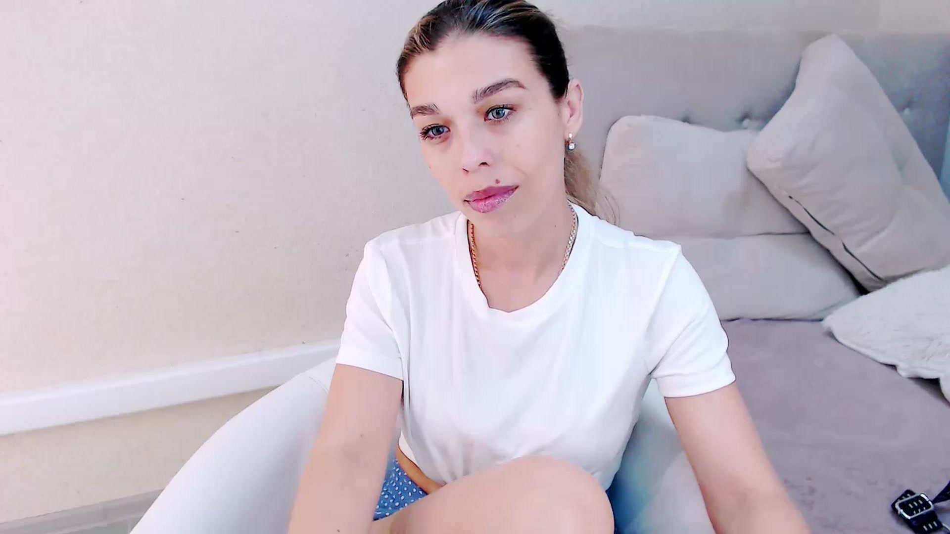 Gallery image thumbnail from MilanaGreen's myfreecams stream on, 08/31/2023, 11:40 image 12 of 20
