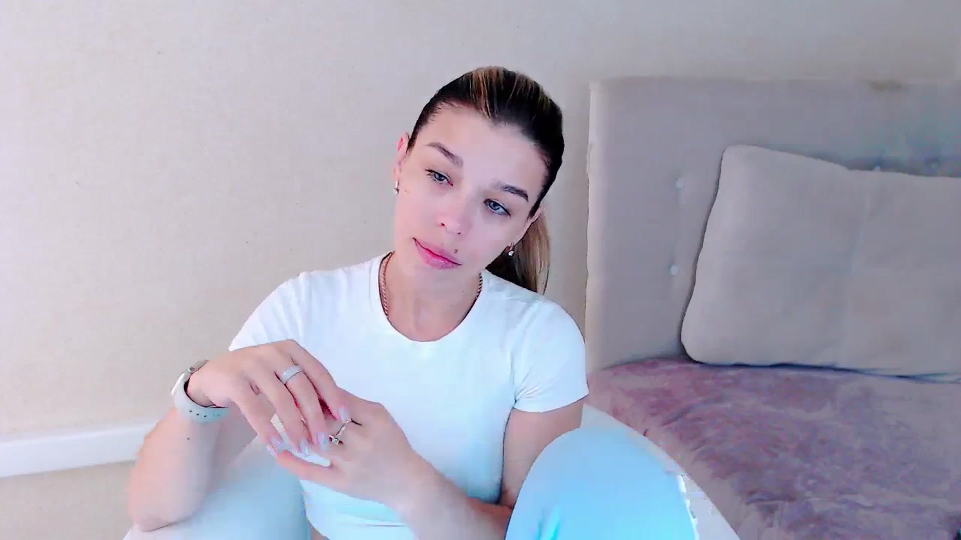 Gallery image thumbnail from MilanaGreen's myfreecams stream on, 09/04/2023, 13:18 image 4 of 20