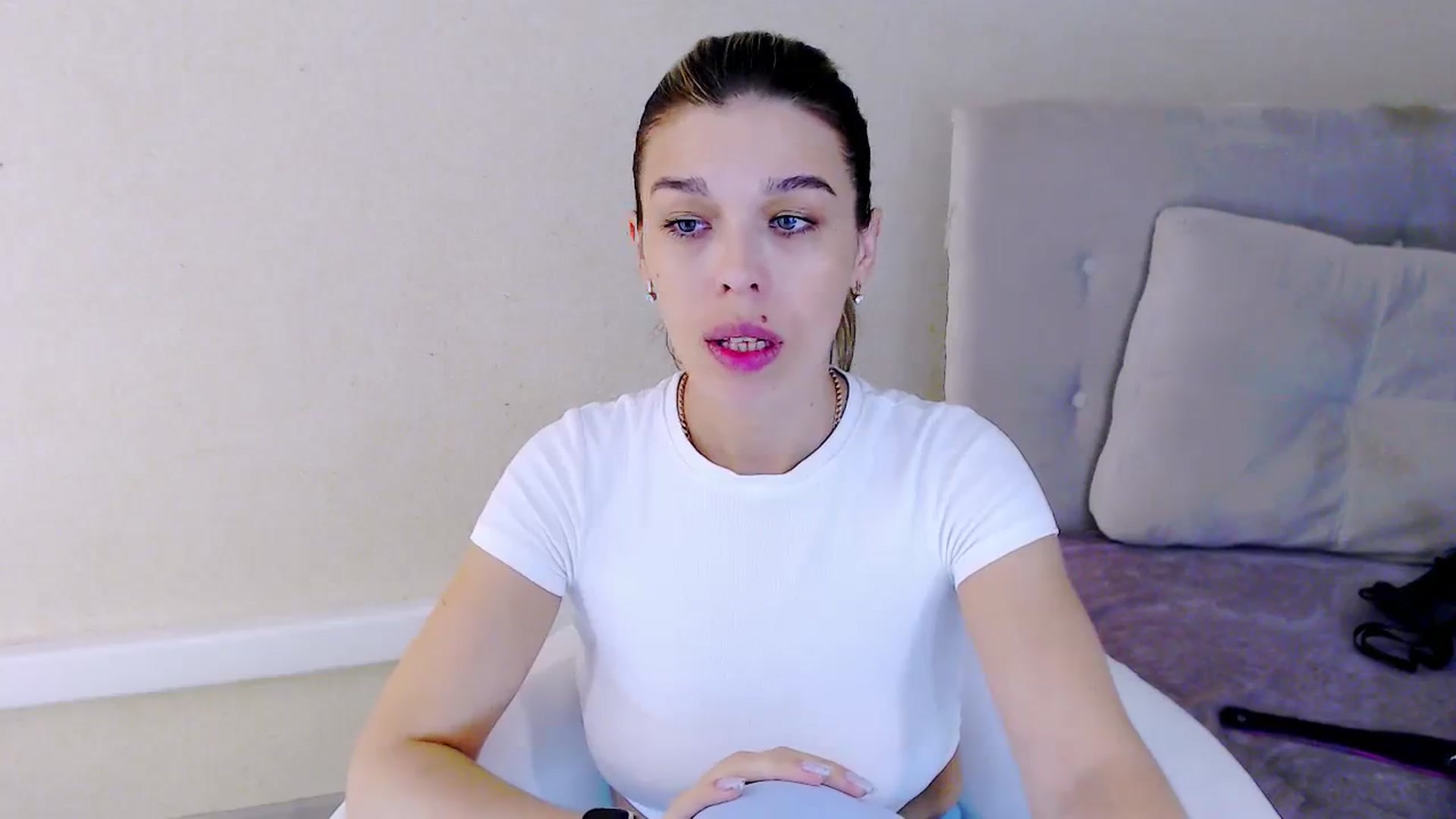 Gallery image thumbnail from MilanaGreen's myfreecams stream on, 09/04/2023, 15:51 image 5 of 20