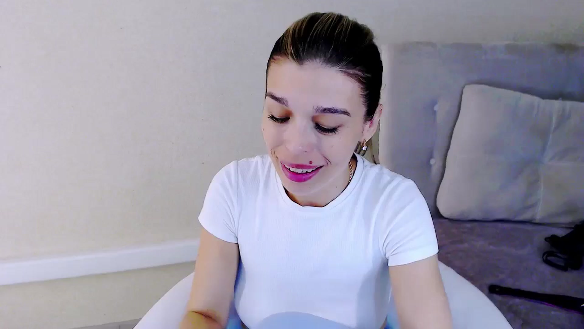 Gallery image thumbnail from MilanaGreen's myfreecams stream on, 09/04/2023, 15:51 image 4 of 20