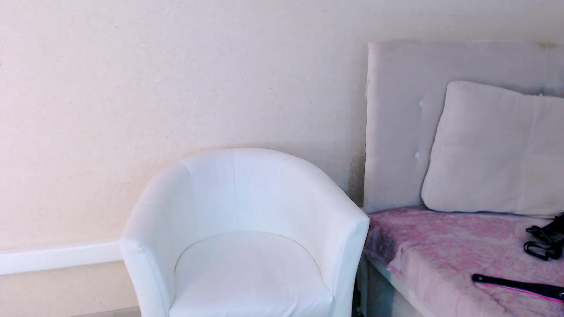 Gallery image thumbnail from MilanaGreen's myfreecams stream on, 09/04/2023, 15:51 image 3 of 20