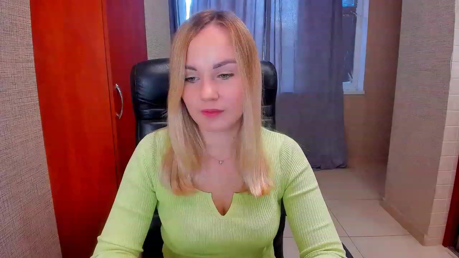 Gallery image thumbnail from MilanaLil's myfreecams stream on, 11/19/2022, 11:58 image 17 of 20