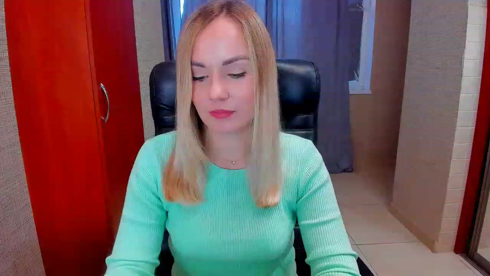 Gallery image thumbnail from MilanaLil's myfreecams stream on, 11/21/2022, 13:27 image 11 of 20