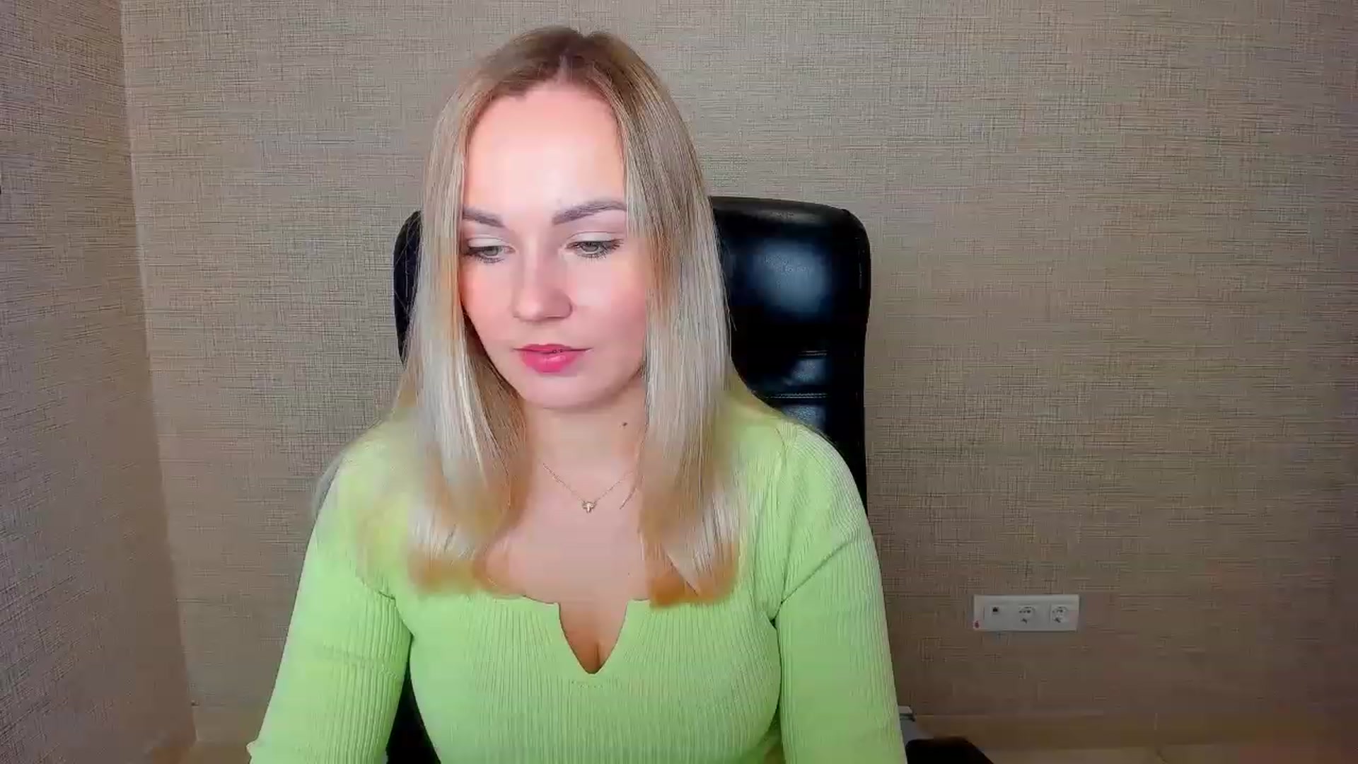 Gallery image thumbnail from MilanaLil's myfreecams stream on, 11/26/2022, 11:13 image 11 of 20