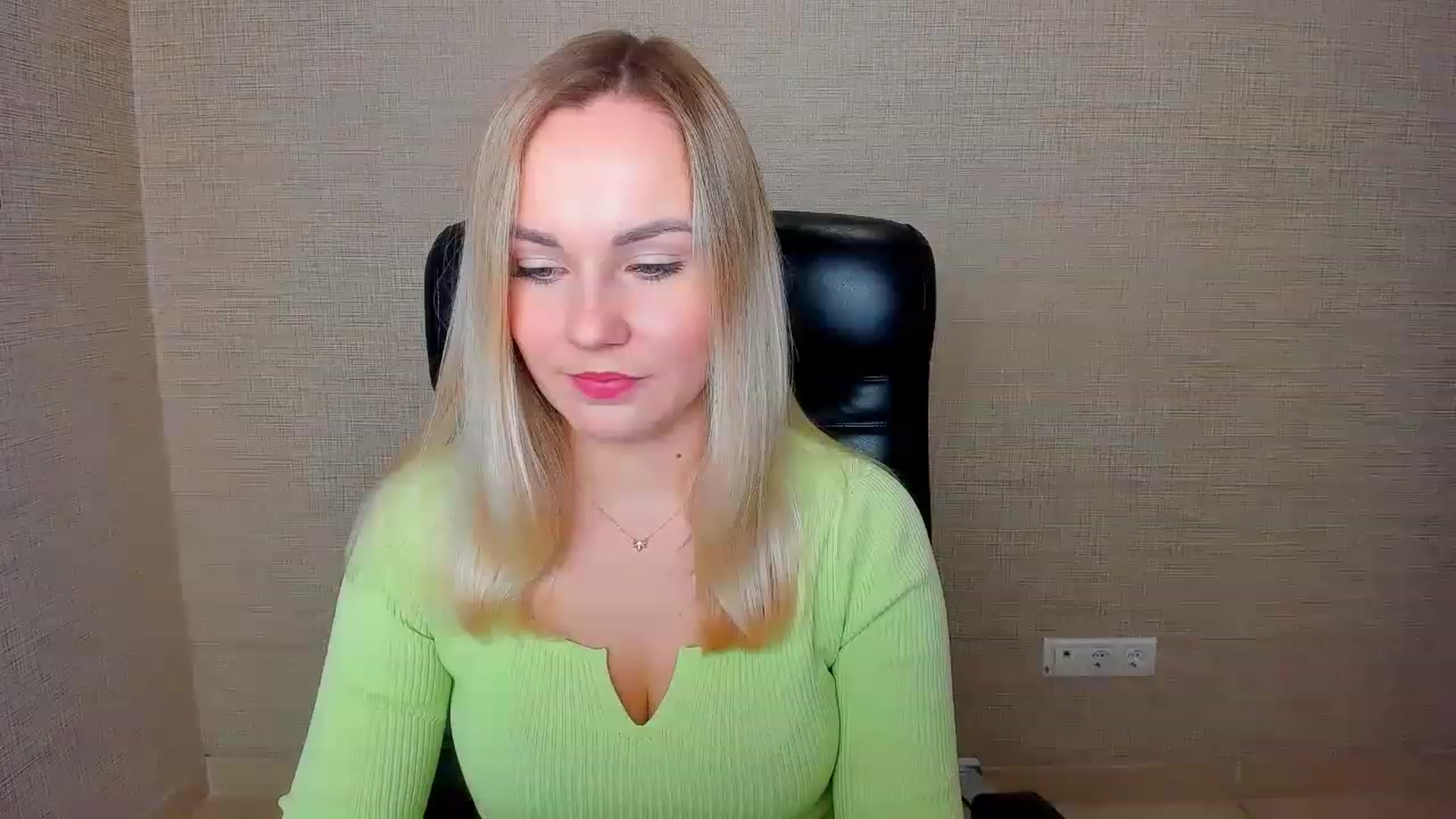 Gallery image thumbnail from MilanaLil's myfreecams stream on, 11/26/2022, 11:13 image 13 of 20