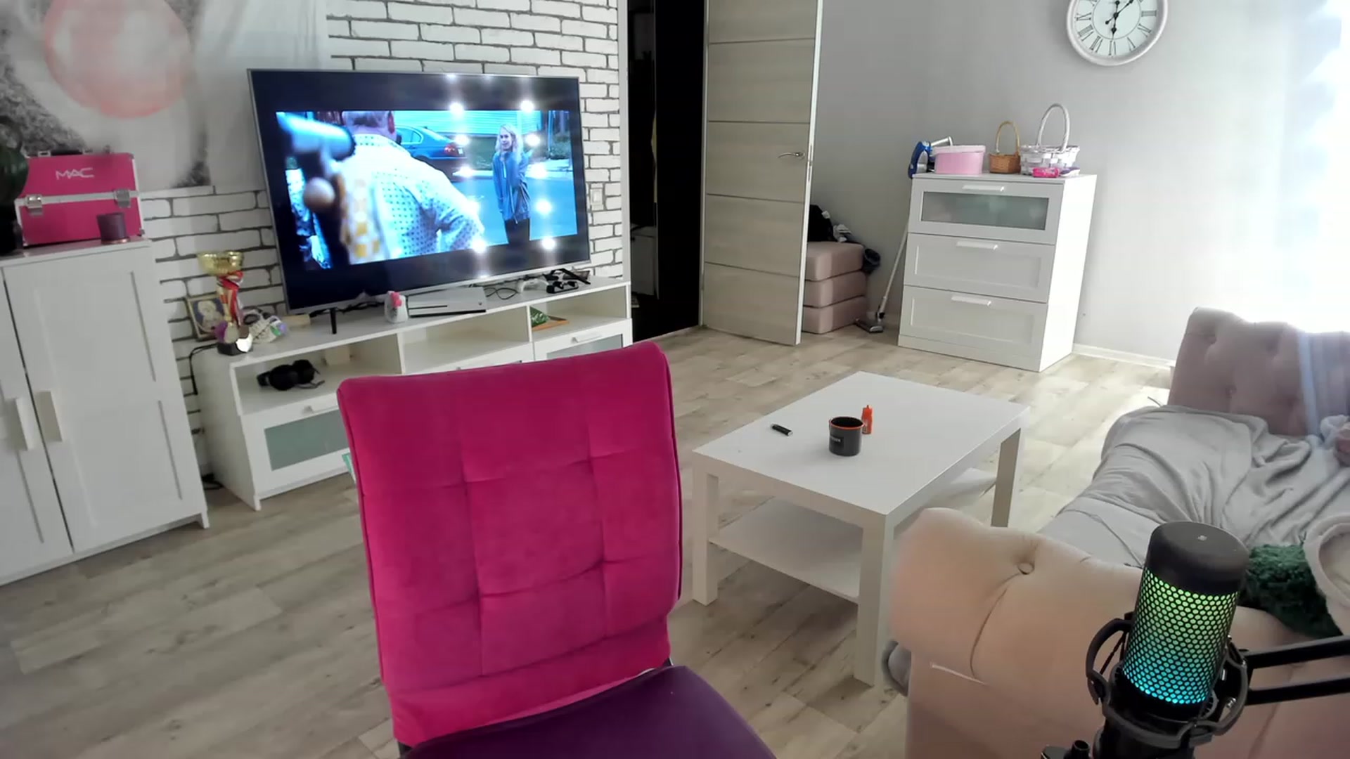 Gallery image thumbnail from MilanaSimple's myfreecams stream on, 11/14/2022, 20:53 image 3 of 20