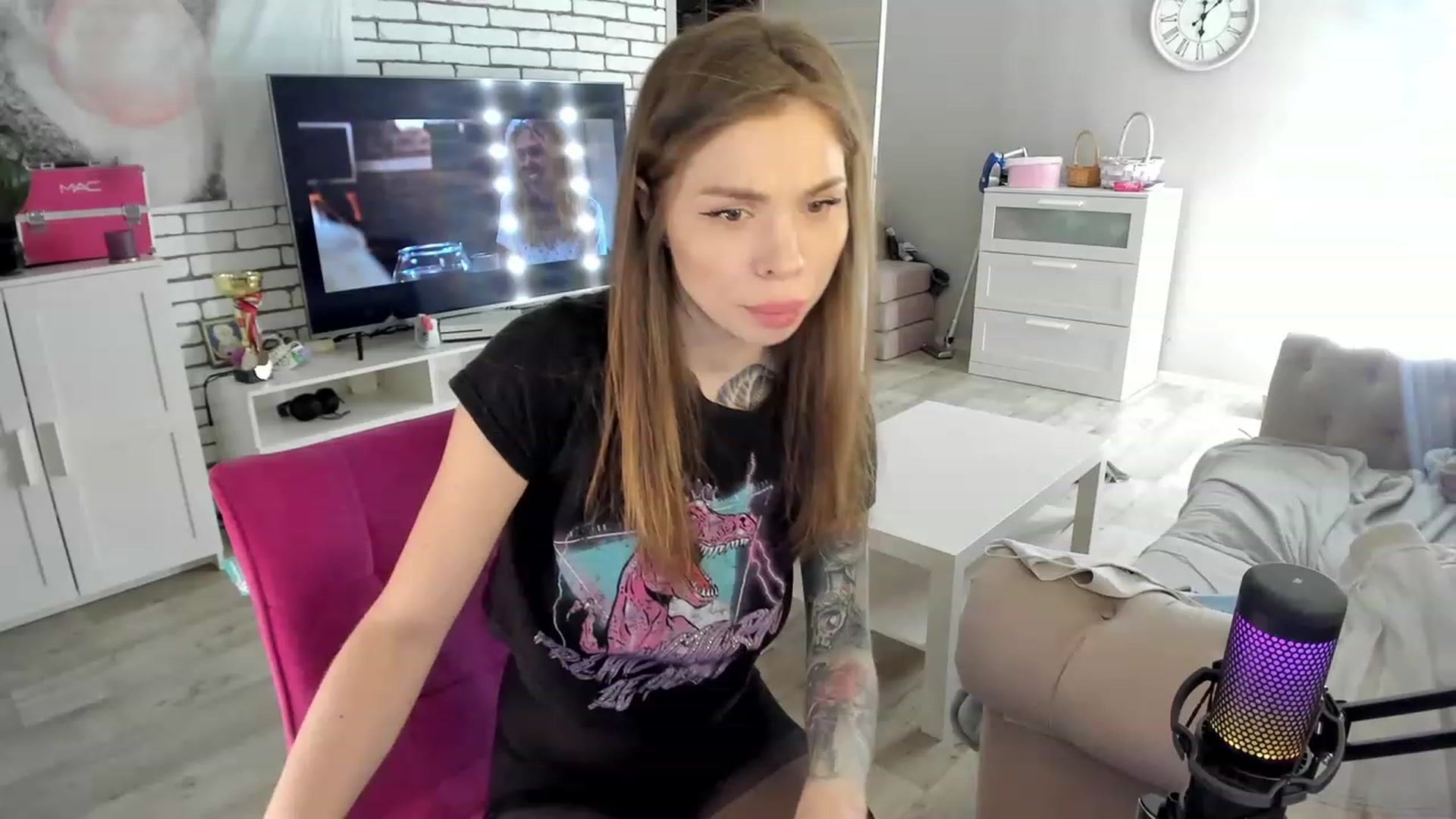 Gallery image thumbnail from MilanaSimple's myfreecams stream on, 11/14/2022, 20:53 image 14 of 20