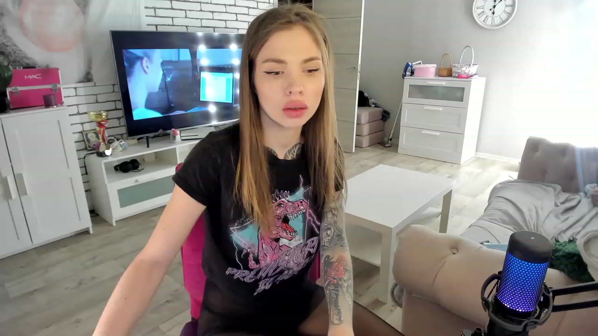 Gallery image thumbnail from MilanaSimple's myfreecams stream on, 11/14/2022, 20:53 image 8 of 20
