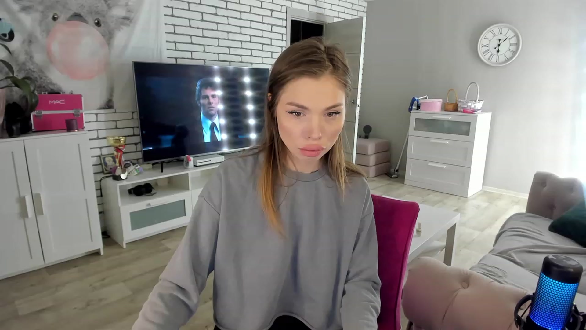 Gallery image thumbnail from MilanaSimple's myfreecams stream on, 11/15/2022, 21:23 image 13 of 20