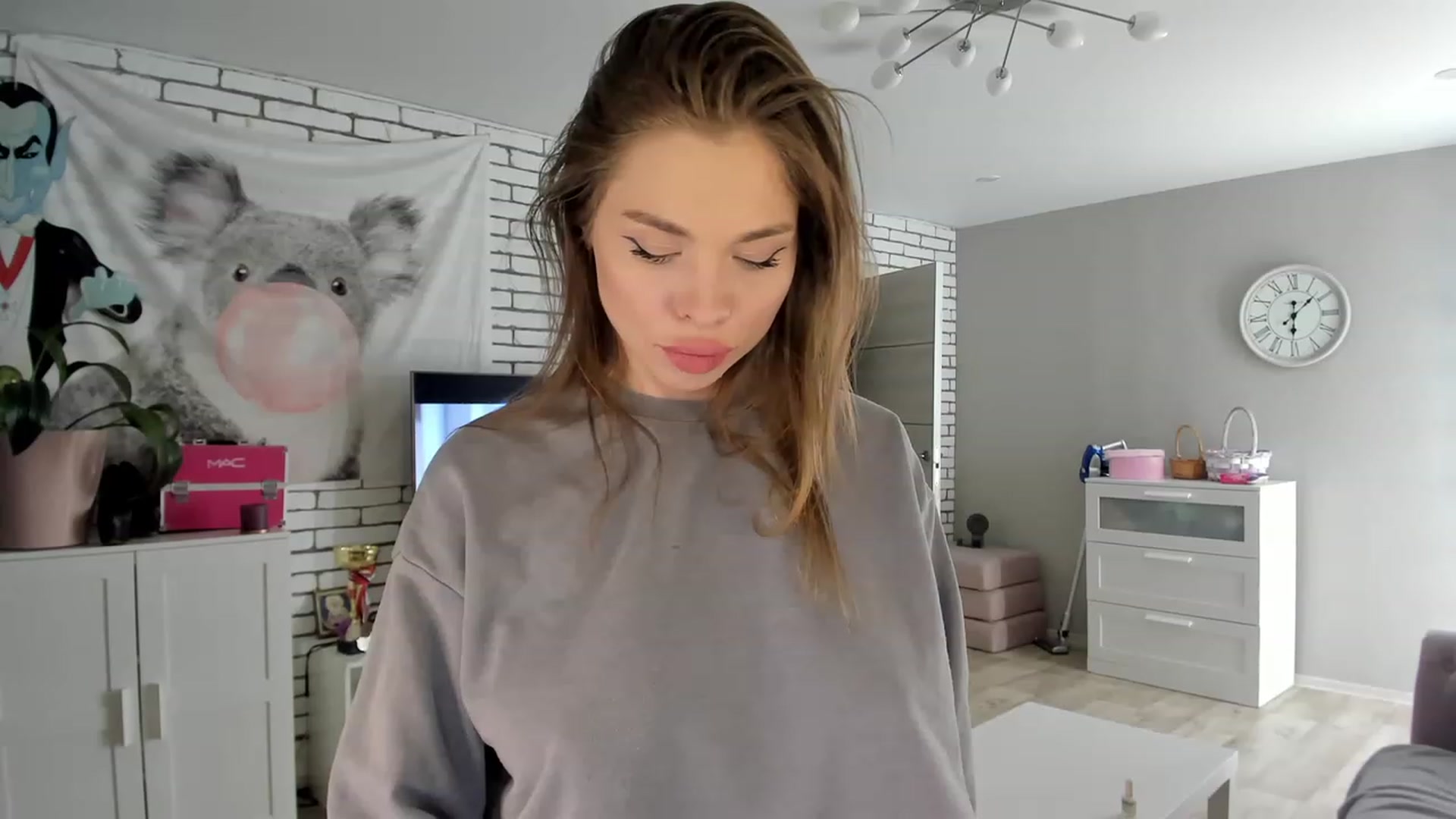 Gallery image thumbnail from MilanaSimple's myfreecams stream on, 11/15/2022, 22:30 image 20 of 20