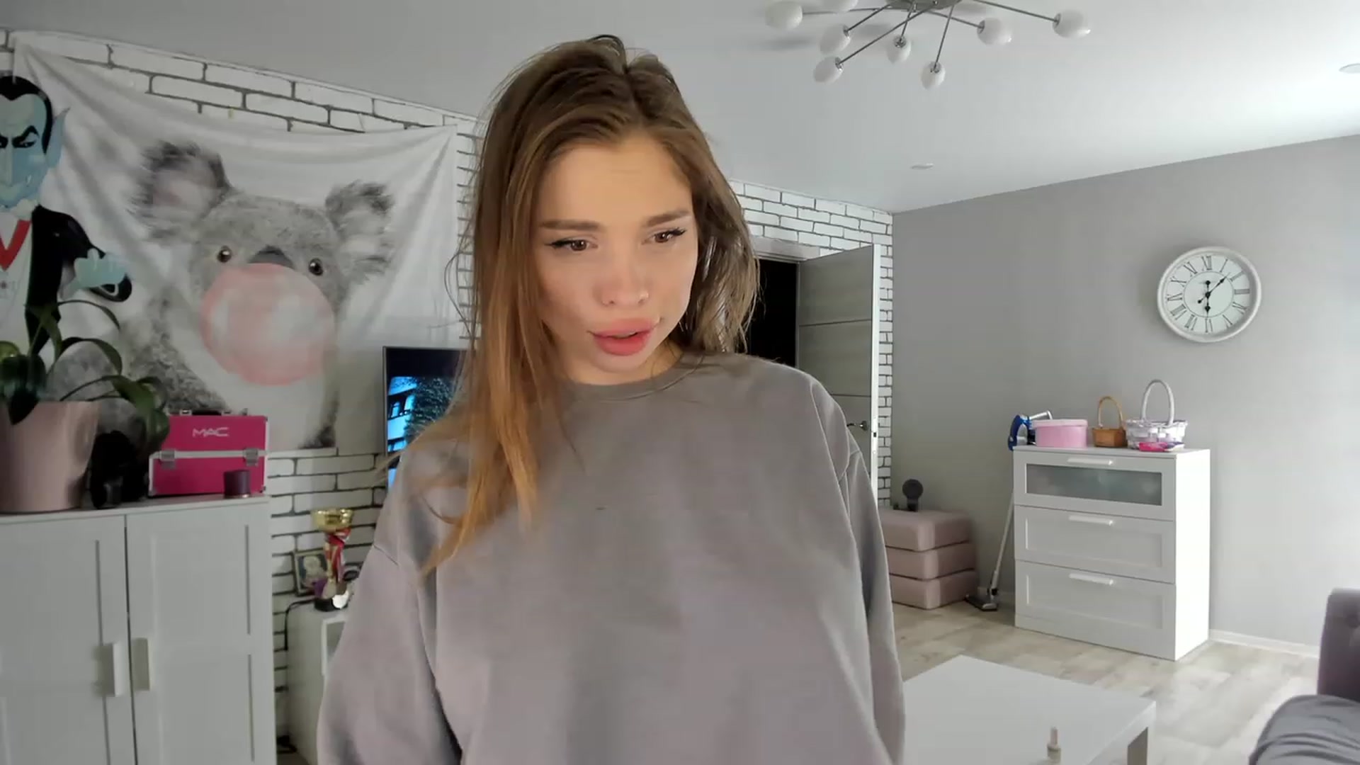 Gallery image thumbnail from MilanaSimple's myfreecams stream on, 11/15/2022, 22:30 image 19 of 20