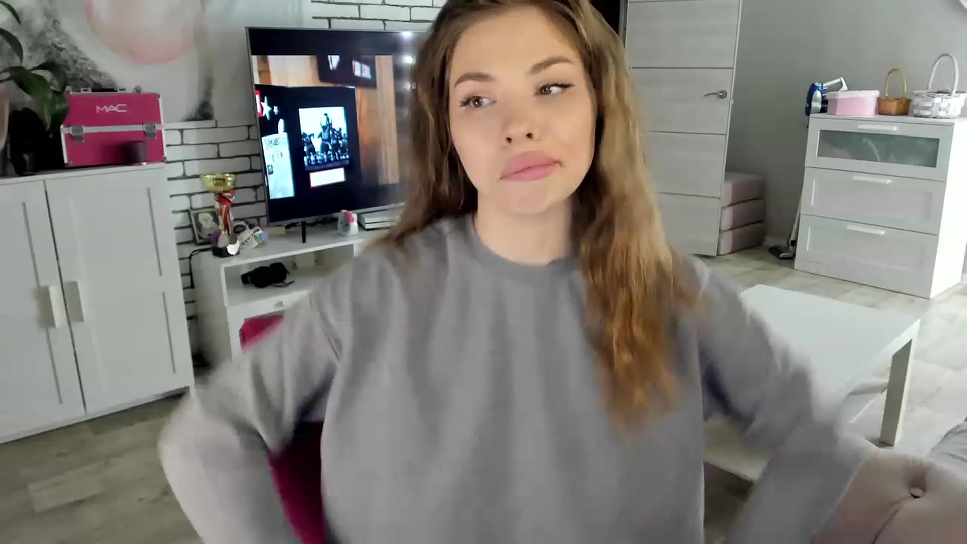 Gallery image thumbnail from MilanaSimple's myfreecams stream on, 11/20/2022, 19:08 image 7 of 20
