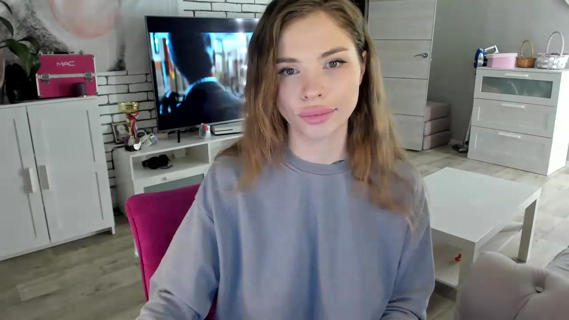 Gallery image thumbnail from MilanaSimple's myfreecams stream on, 11/20/2022, 19:08 image 10 of 20