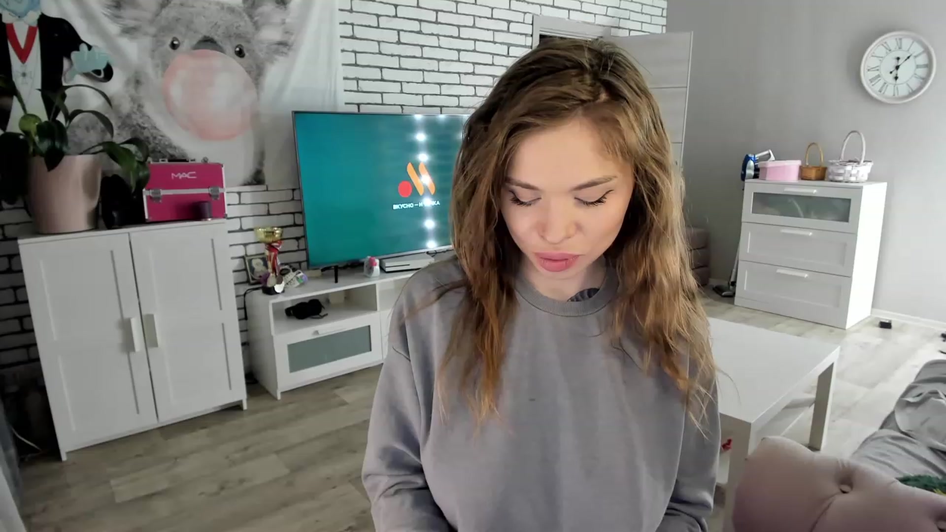 Gallery image thumbnail from MilanaSimple's myfreecams stream on, 11/20/2022, 19:08 image 2 of 20