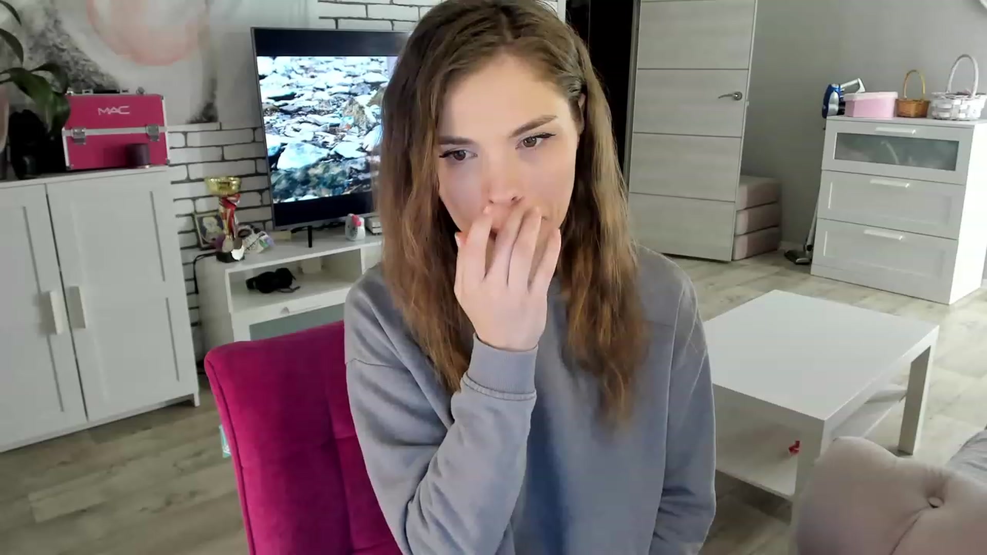 Gallery image thumbnail from MilanaSimple's myfreecams stream on, 11/20/2022, 19:08 image 12 of 20