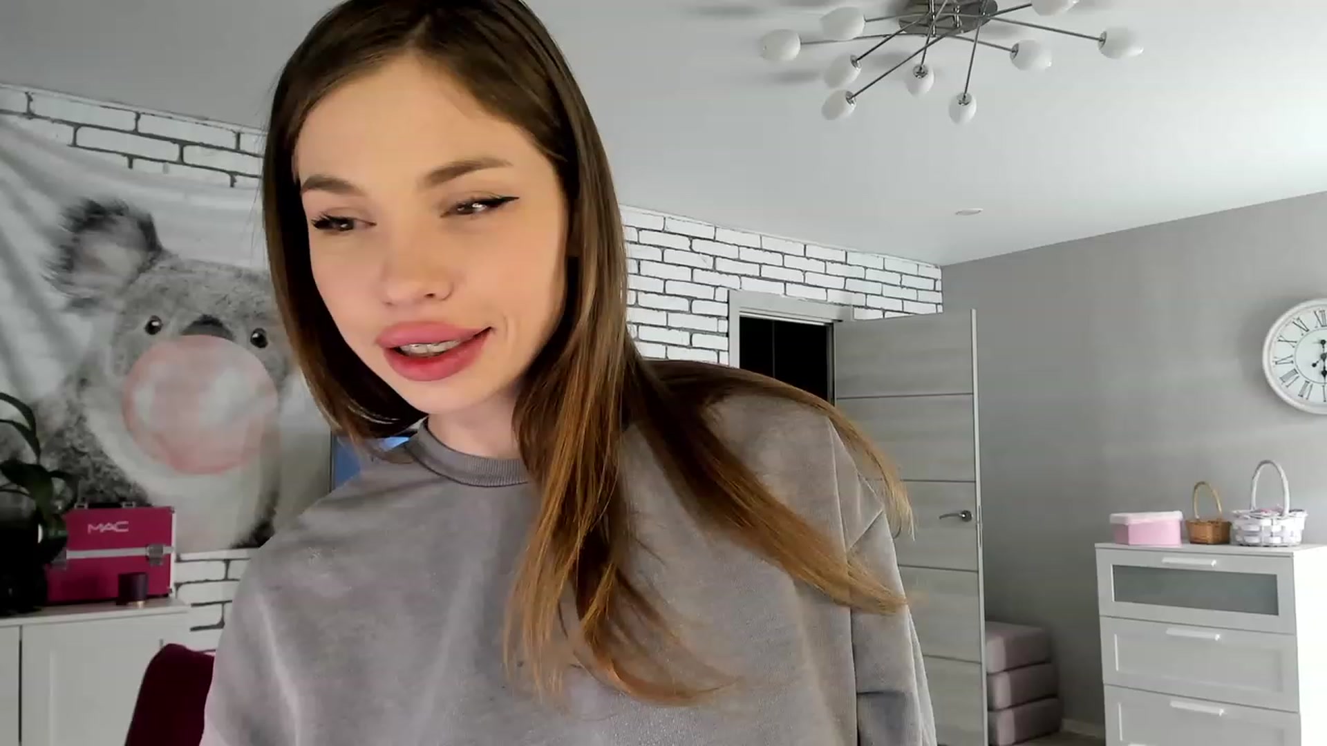 Gallery image thumbnail from MilanaSimple's myfreecams stream on, 11/30/2022, 22:44 image 4 of 20