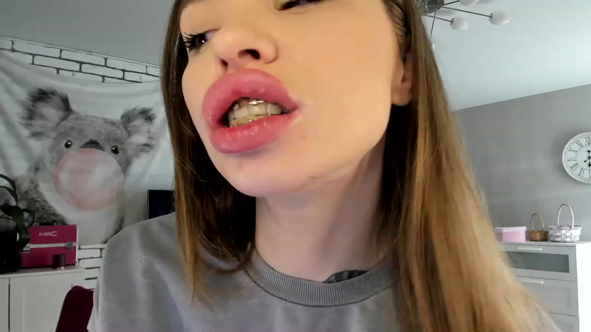 Gallery image thumbnail from MilanaSimple's myfreecams stream on, 11/30/2022, 22:44 image 6 of 20