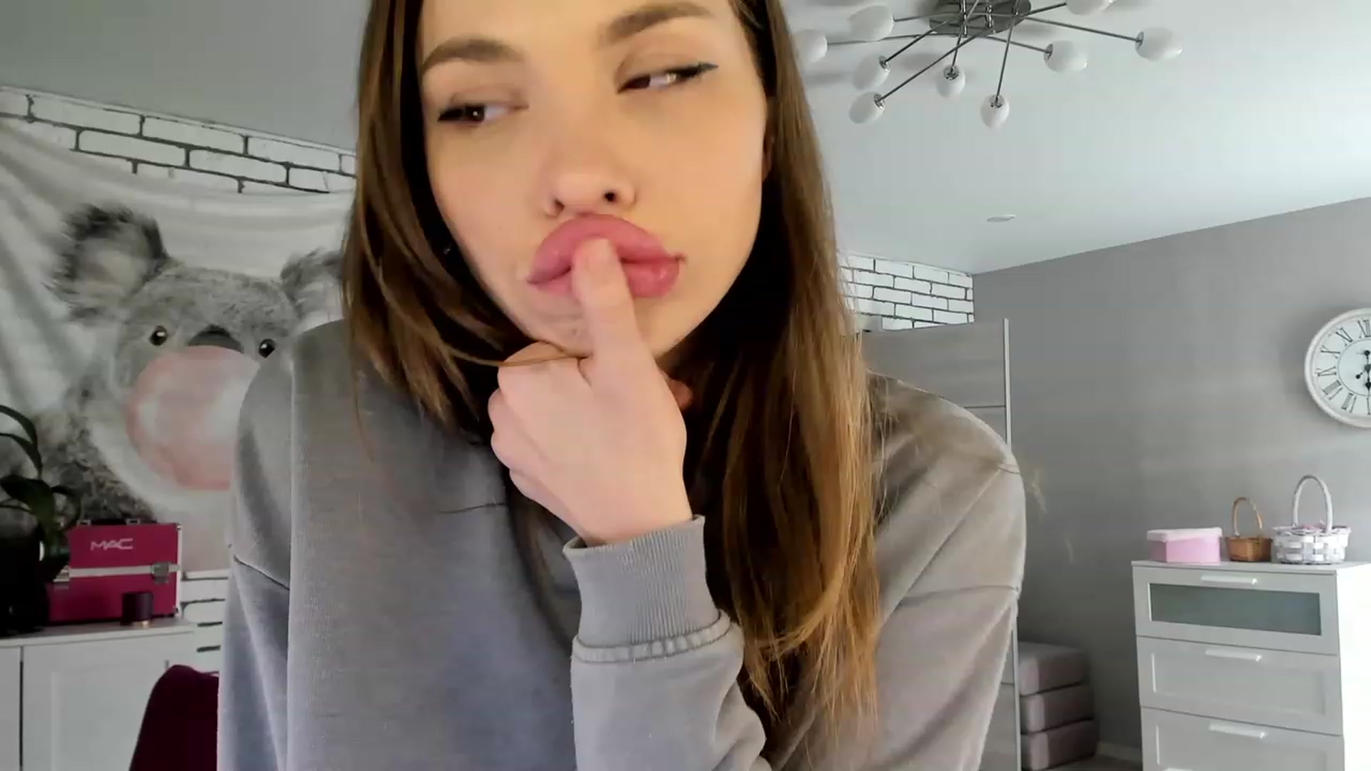 Gallery image thumbnail from MilanaSimple's myfreecams stream on, 11/30/2022, 22:44 image 14 of 20