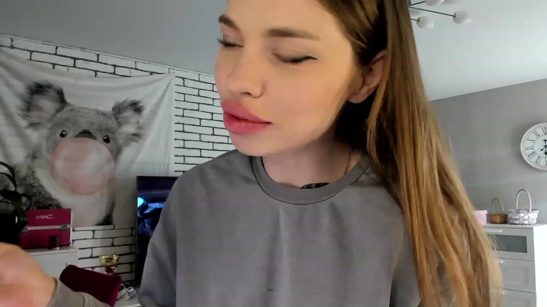 Gallery image thumbnail from MilanaSimple's myfreecams stream on, 11/30/2022, 22:44 image 3 of 20