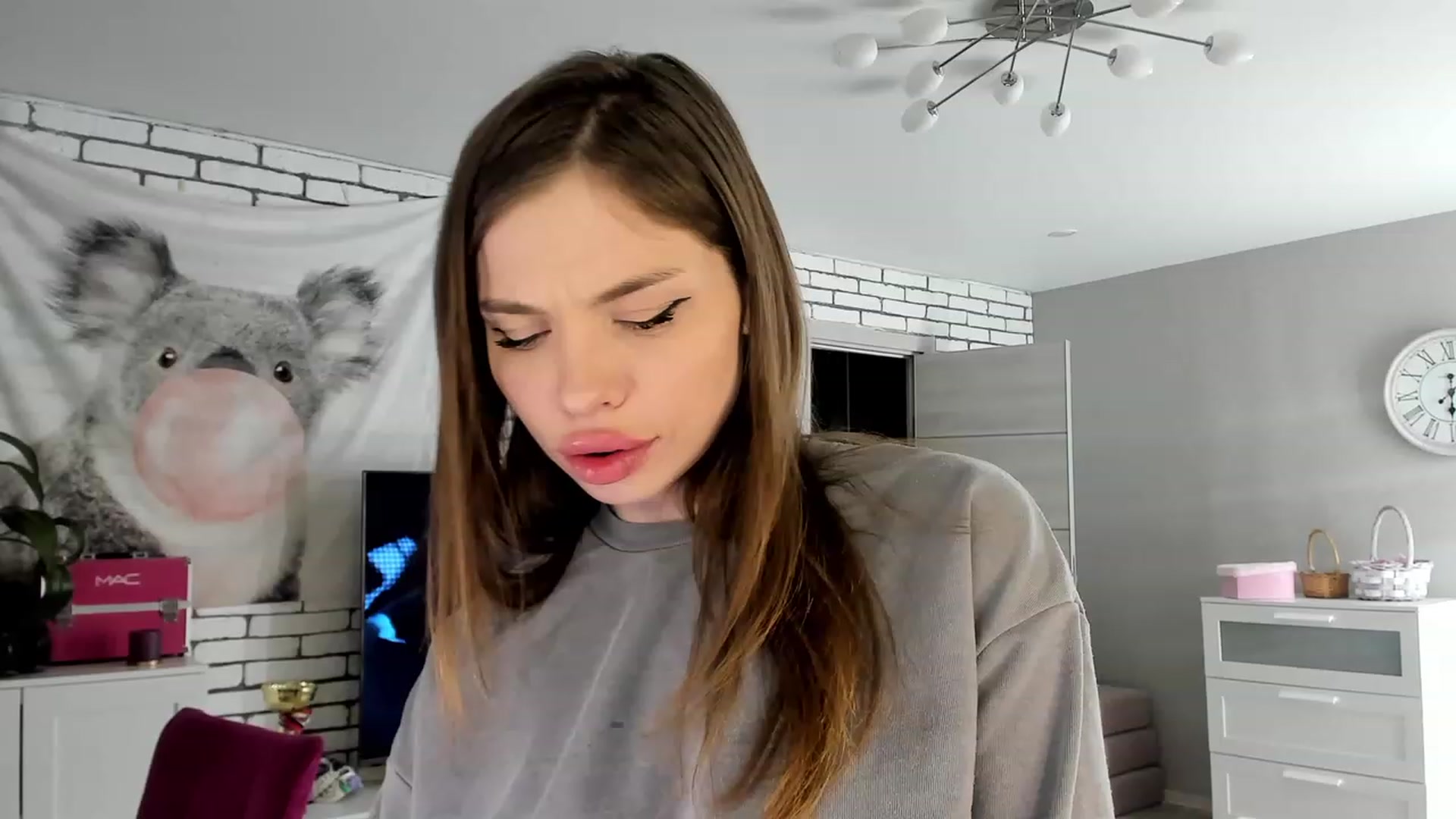 Gallery image thumbnail from MilanaSimple's myfreecams stream on, 11/30/2022, 22:44 image 17 of 20