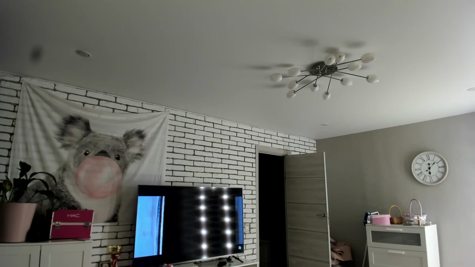 Gallery image thumbnail from MilanaSimple's myfreecams stream on, 12/12/2022, 22:14 image 13 of 20