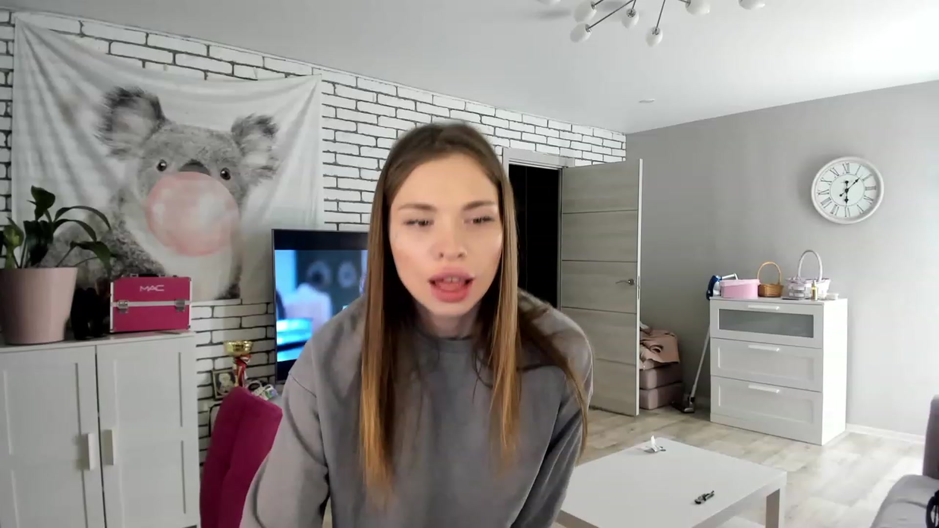 Gallery image thumbnail from MilanaSimple's myfreecams stream on, 12/12/2022, 22:14 image 12 of 20