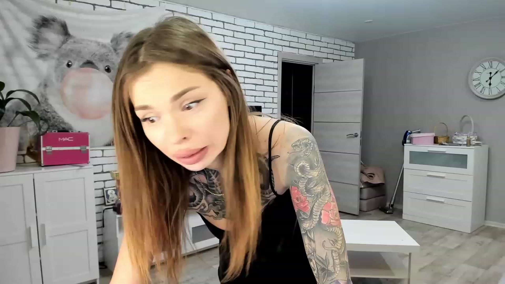 Gallery image thumbnail from MilanaSimple's myfreecams stream on, 12/13/2022, 24:43 image 20 of 20