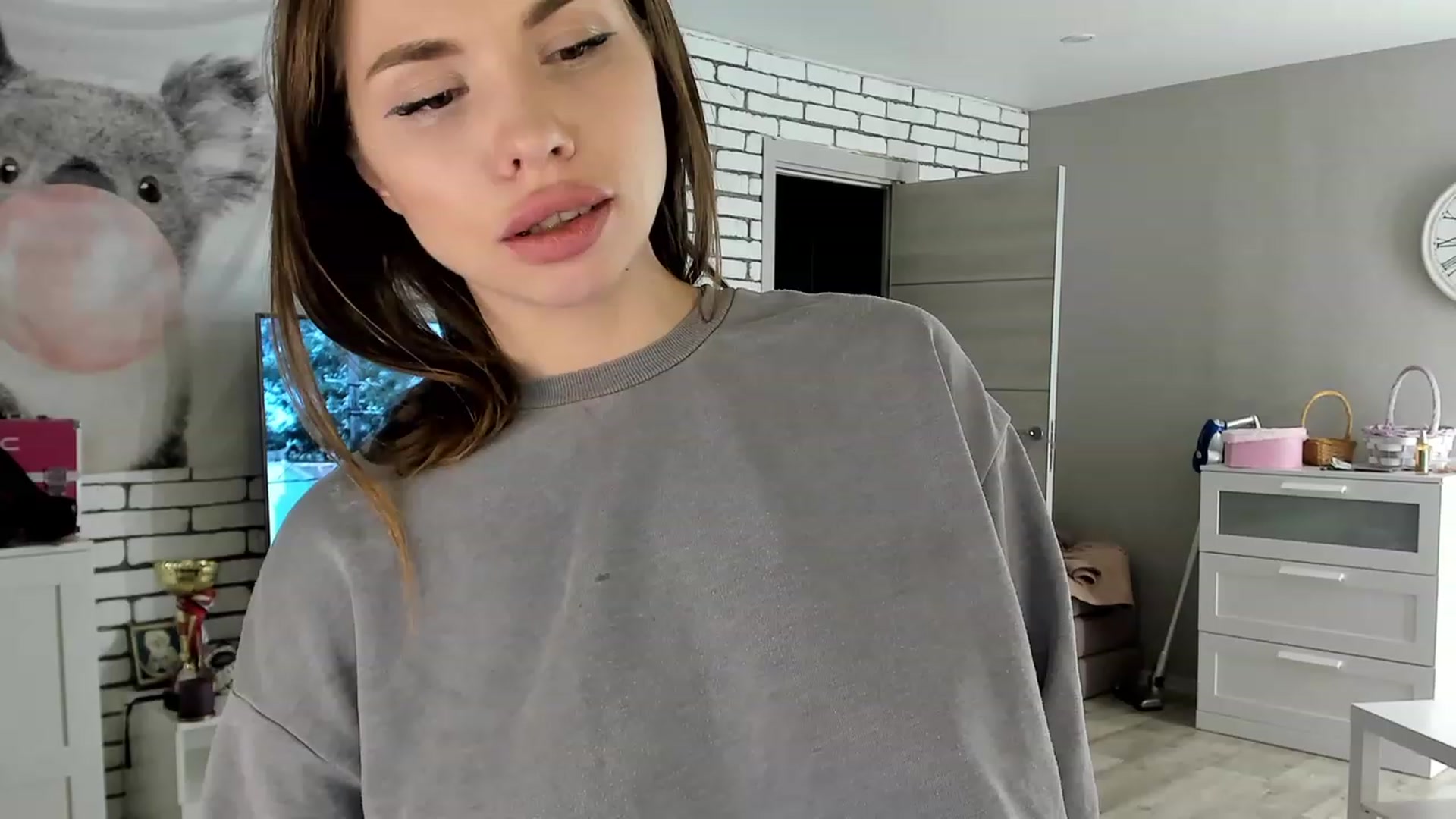 Gallery image thumbnail from MilanaSimple's myfreecams stream on, 12/13/2022, 01:55 image 13 of 20