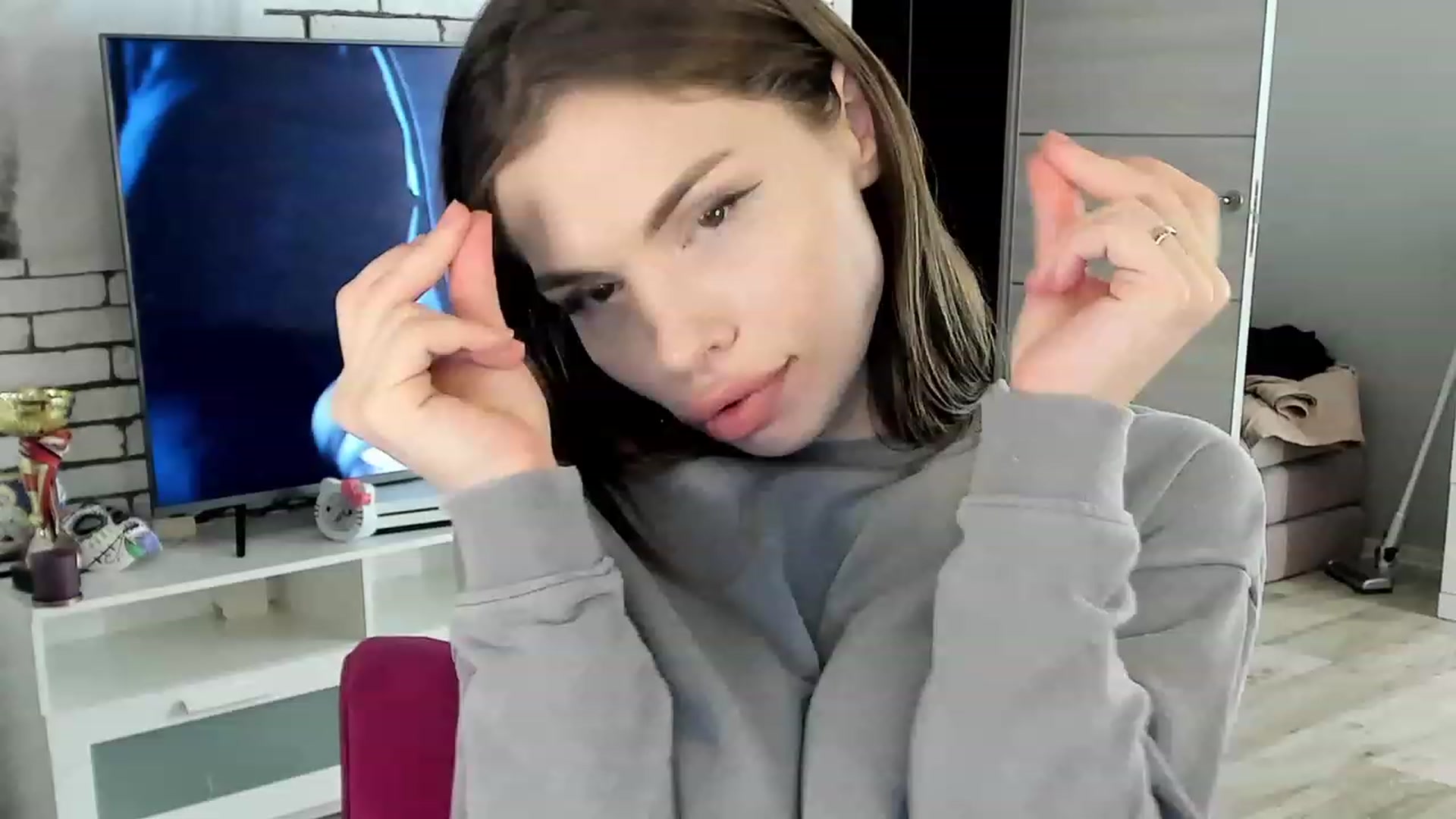 Gallery image thumbnail from MilanaSimple's myfreecams stream on, 12/13/2022, 01:55 image 4 of 20