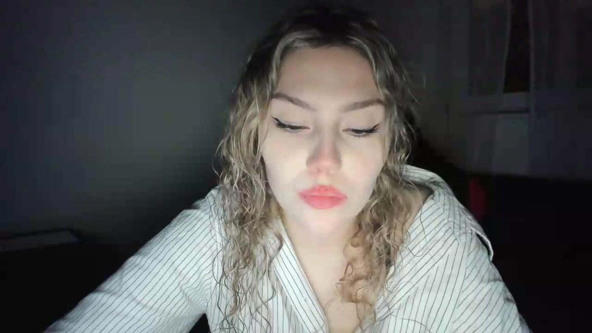 Gallery image thumbnail from Milanana's myfreecams stream on, 06/10/2026, 20:49 image 14 of 20