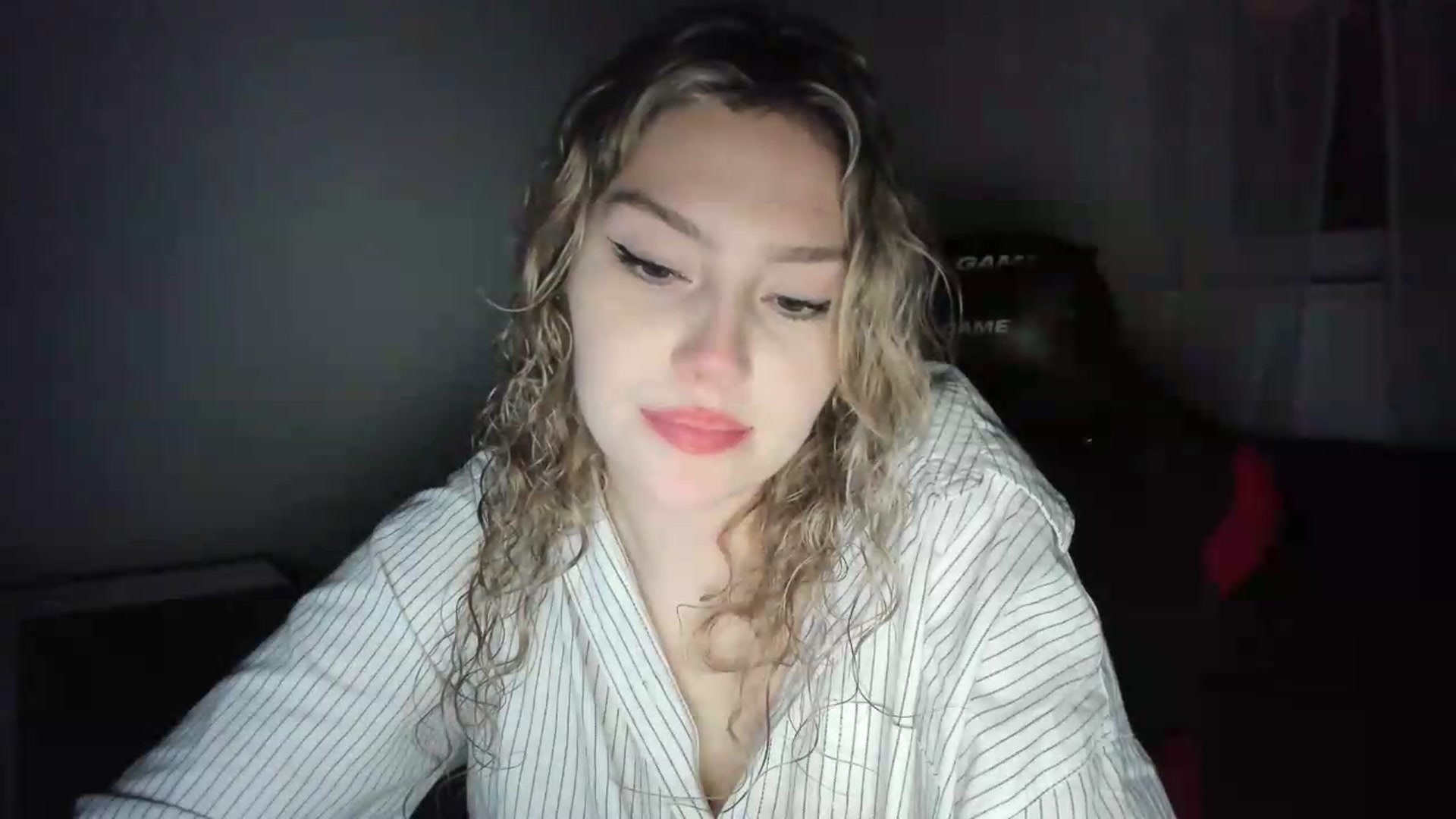 Gallery image thumbnail from Milanana's myfreecams stream on, 06/10/2026, 20:49 image 6 of 20