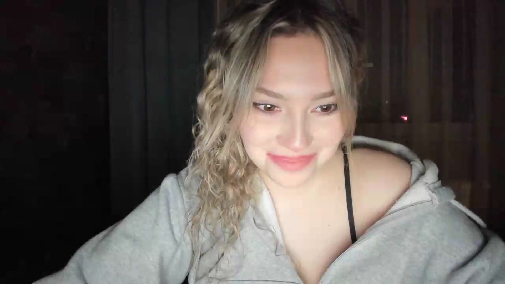 Gallery image thumbnail from Milanana's myfreecams stream on, 06/18/2026, 21:42 image 3 of 20