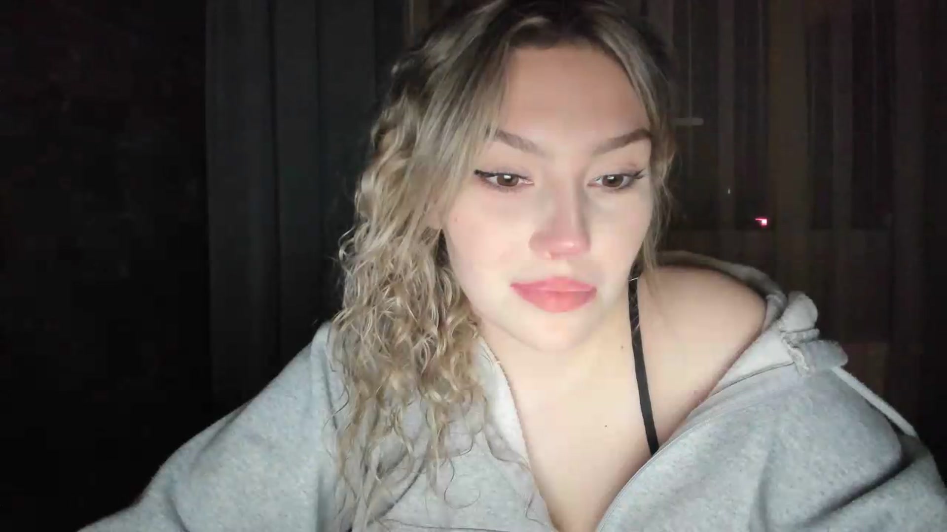 Gallery image thumbnail from Milanana's myfreecams stream on, 06/18/2026, 21:42 image 2 of 20