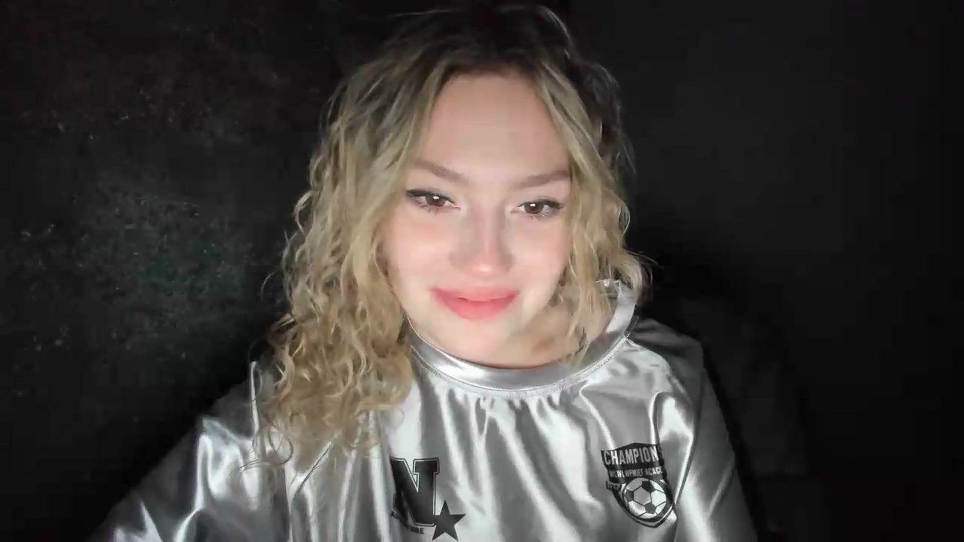 Gallery image thumbnail from Milanana's myfreecams stream on, 07/11/2026, 21:02 image 4 of 20