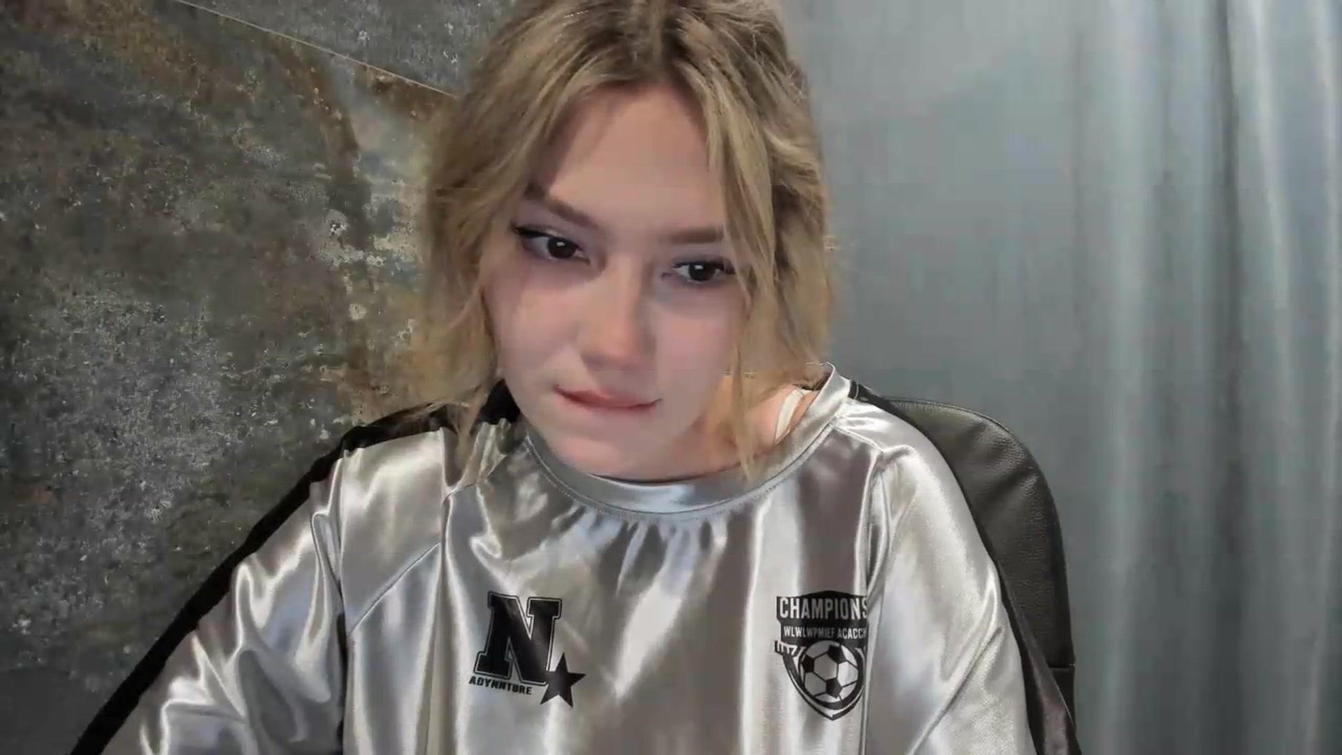 Gallery image thumbnail from Milanana's myfreecams stream on, 07/12/2026, 20:03 image 16 of 20