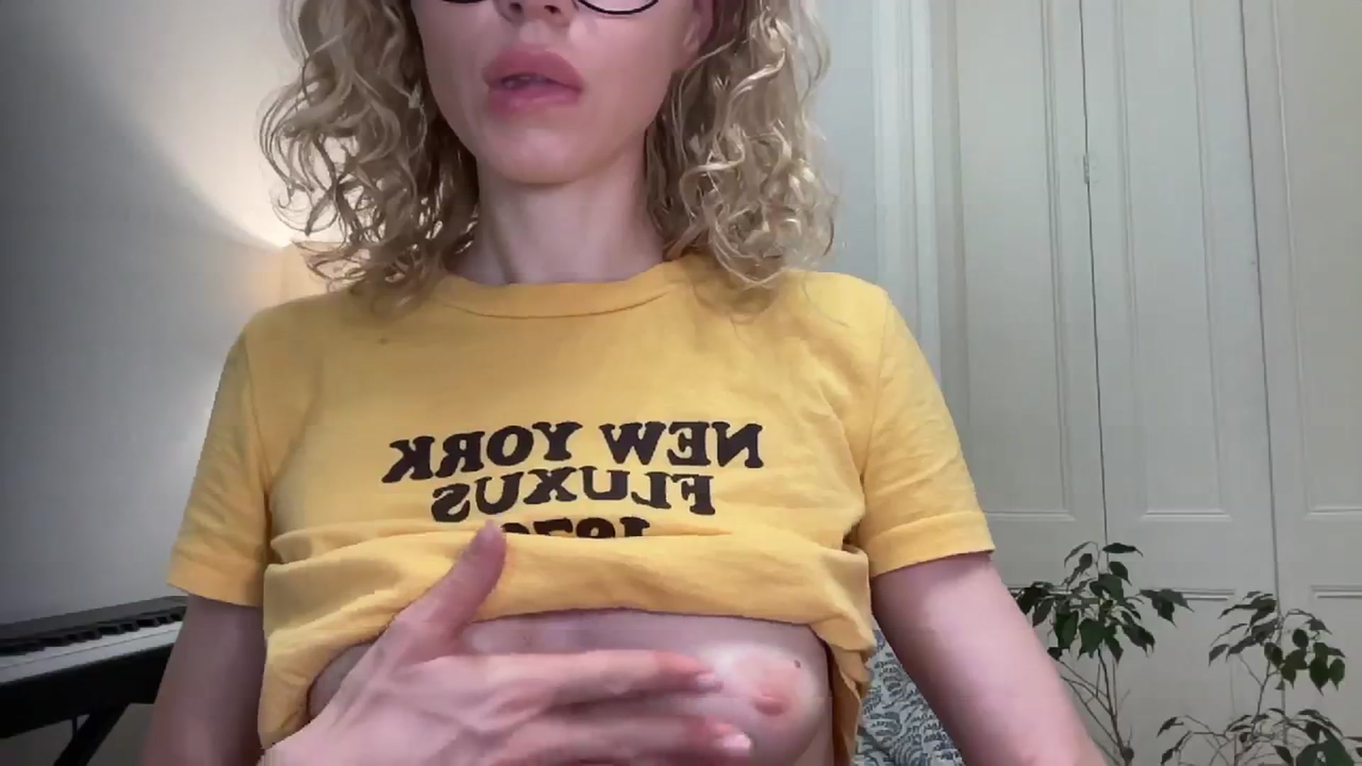 Gallery image thumbnail from Milayah's myfreecams stream on, 09/14/2025, 16:22 image 9 of 20