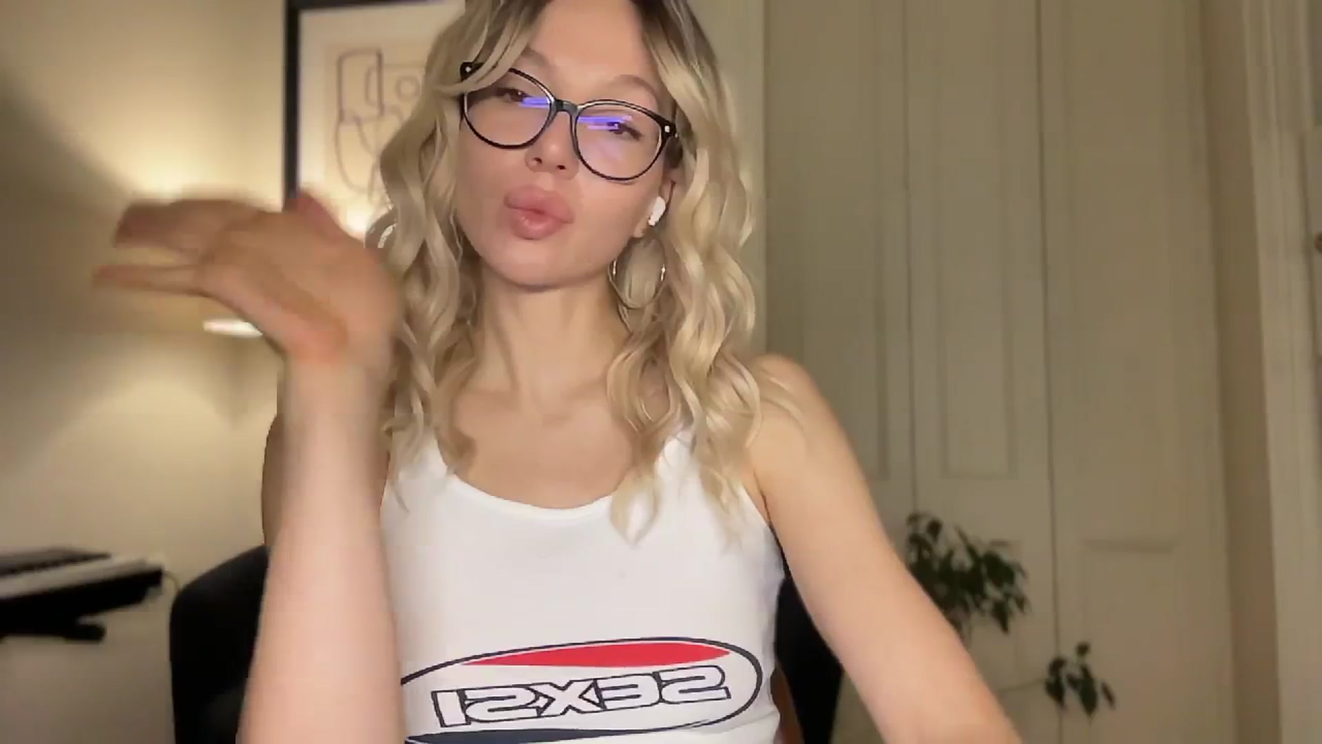 Gallery image thumbnail from Milayah's myfreecams stream on, 03/27/2026, 16:18 image 15 of 20