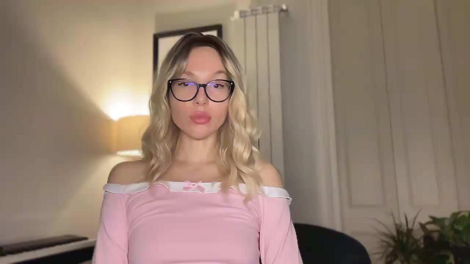 Gallery image thumbnail from Milayah's myfreecams stream on, 06/12/2026, 17:47 image 7 of 20
