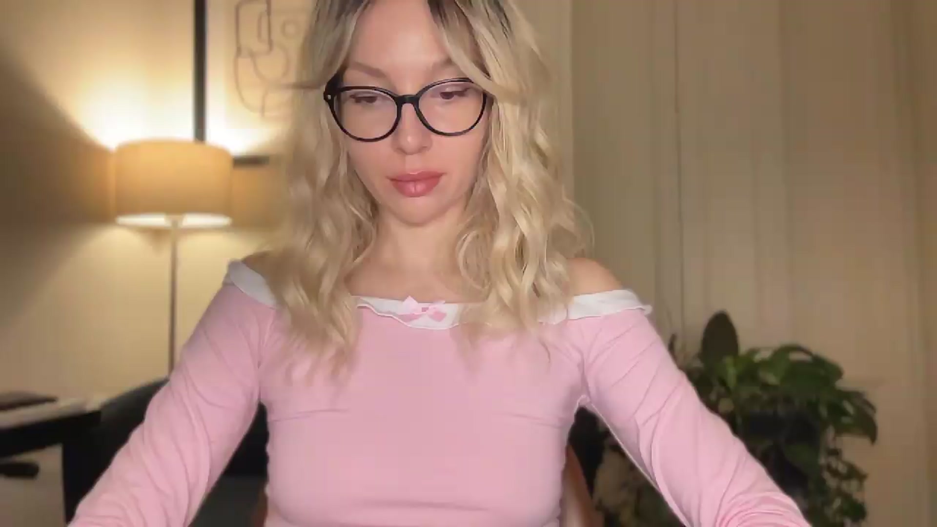 Gallery image thumbnail from Milayah's myfreecams stream on, 08/25/2026, 17:10 image 1 of 20