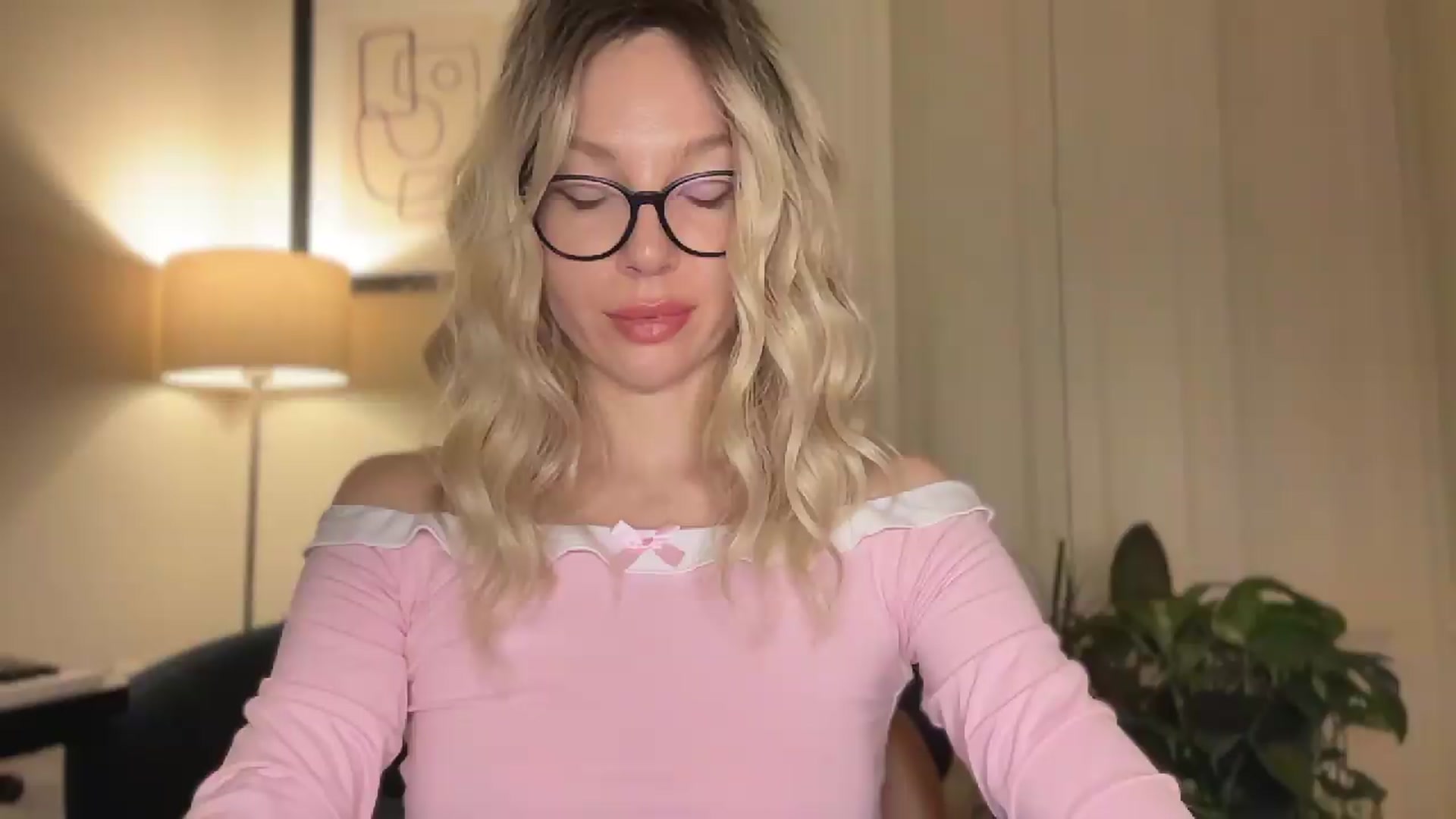 Gallery image thumbnail from Milayah's myfreecams stream on, 08/25/2026, 19:09 image 5 of 20