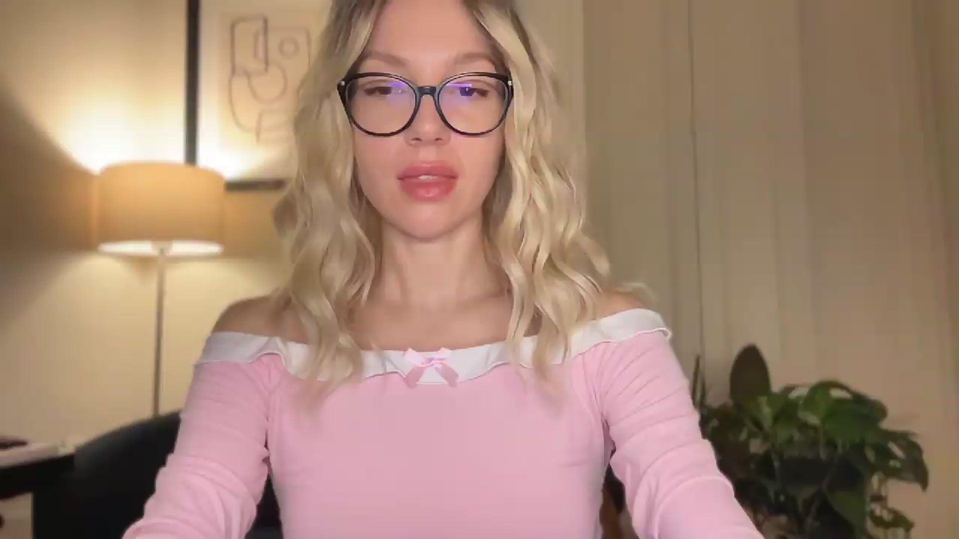Gallery image thumbnail from Milayah's myfreecams stream on, 08/25/2026, 19:09 image 12 of 20