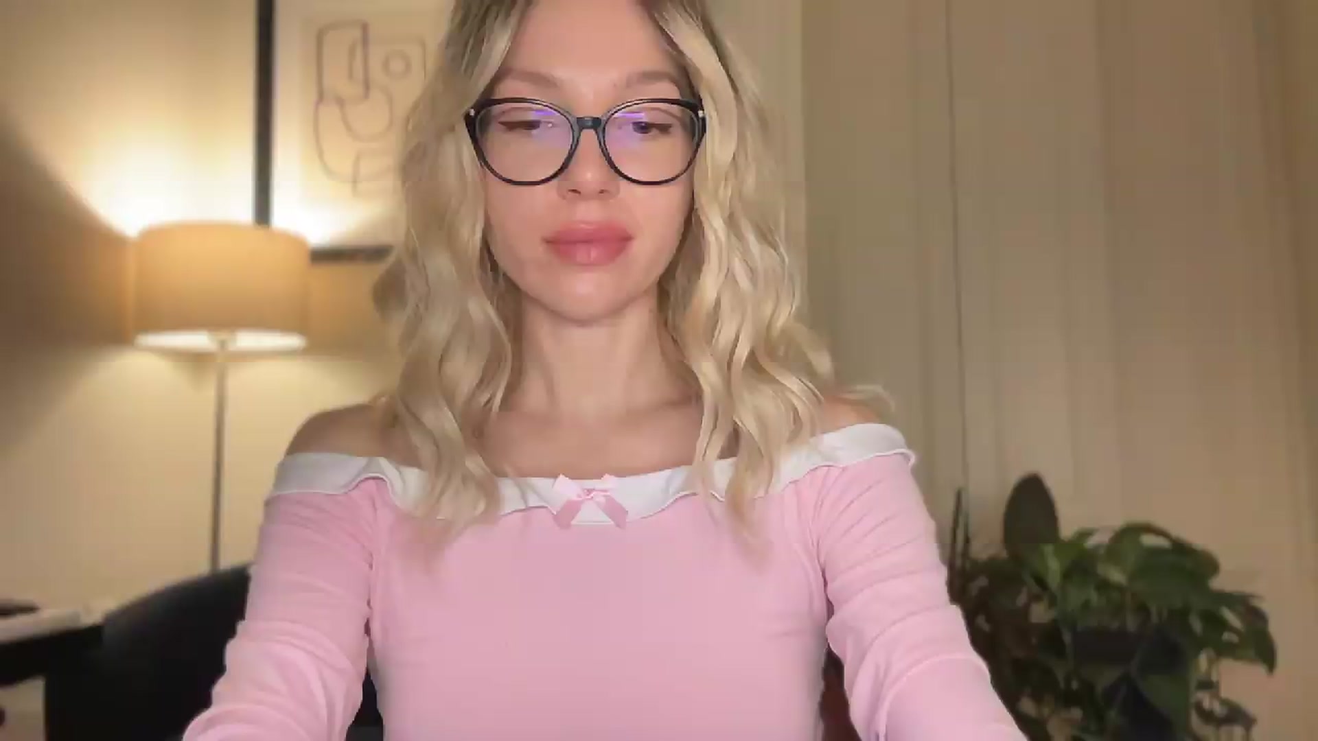 Gallery image thumbnail from Milayah's myfreecams stream on, 08/25/2026, 19:09 image 14 of 20