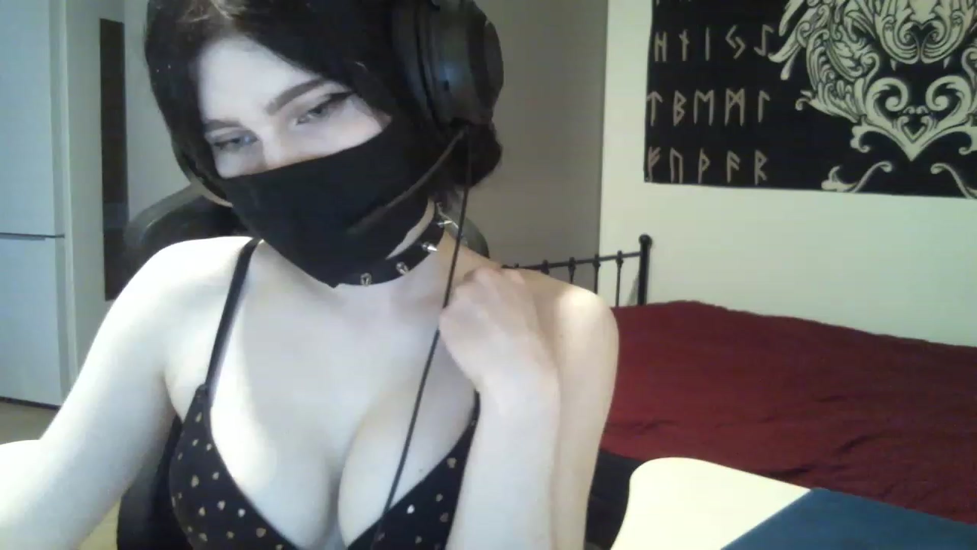 Gallery image thumbnail from MilenaHardy's myfreecams stream on, 11/14/2022, 13:59 image 11 of 20