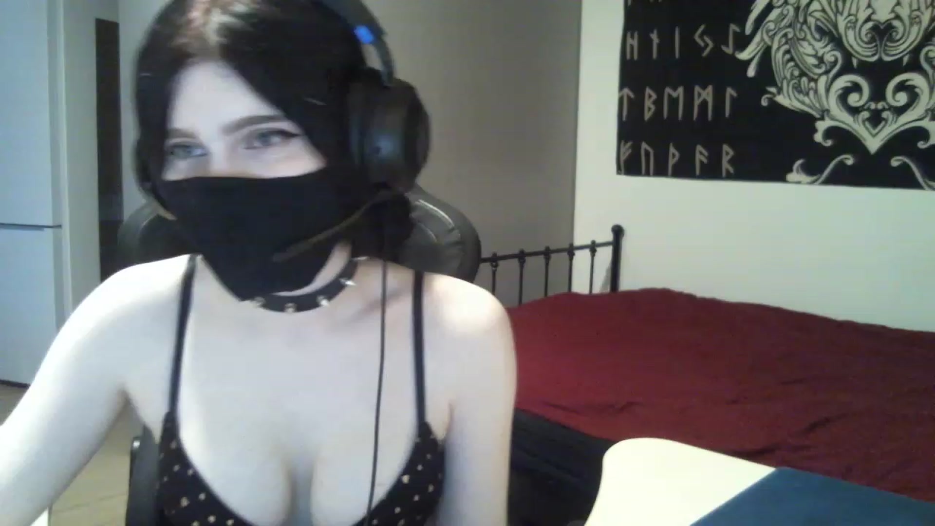 Gallery image thumbnail from MilenaHardy's myfreecams stream on, 11/14/2022, 13:59 image 10 of 20